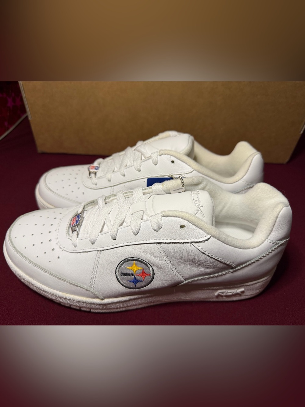 Reebok White Sneakers with Pittsburgh Steelers Crest size 10 US vintage
